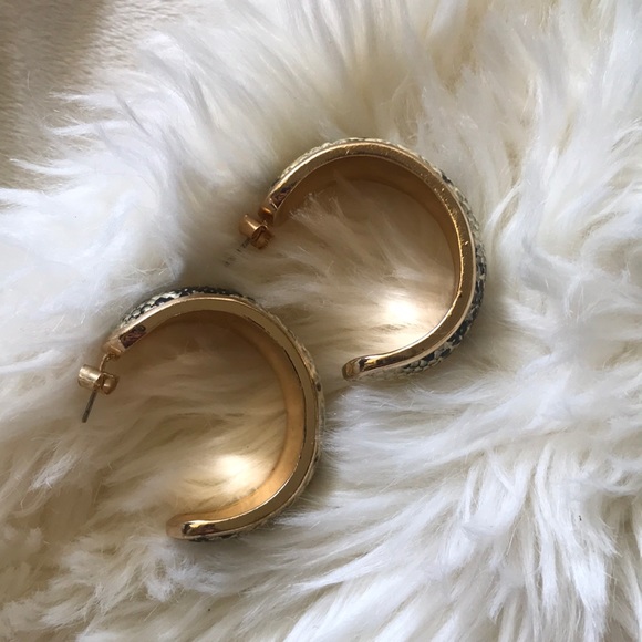 🎉HP 5/27/19 girl boss 🎉Snake print Zara earrings - Picture 2 of 5